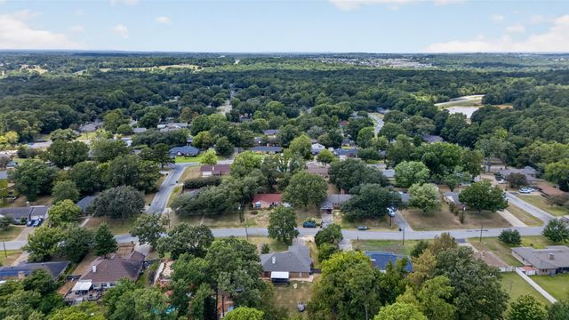 9314 Londonderry, Tyler, TX 75703