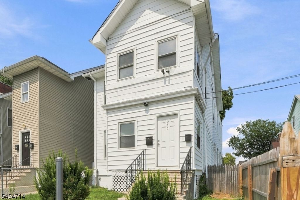 250 Elmwood Ave, East Orange City, NJ 07018 — photo 2