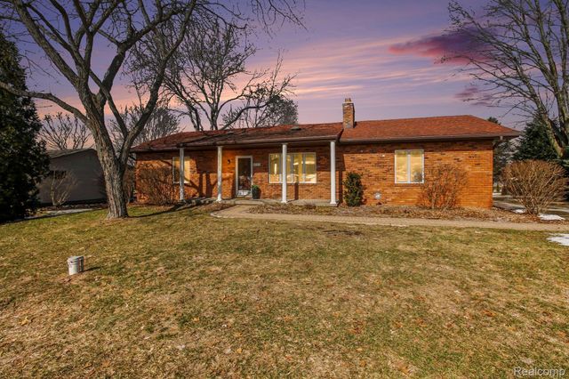 8783 Skylane Drive, Brighton Township, MI 48114