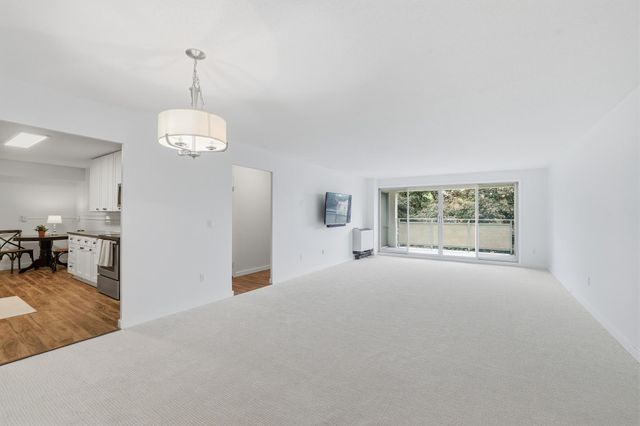 6450 York Avenue S 308, Edina, MN 55435