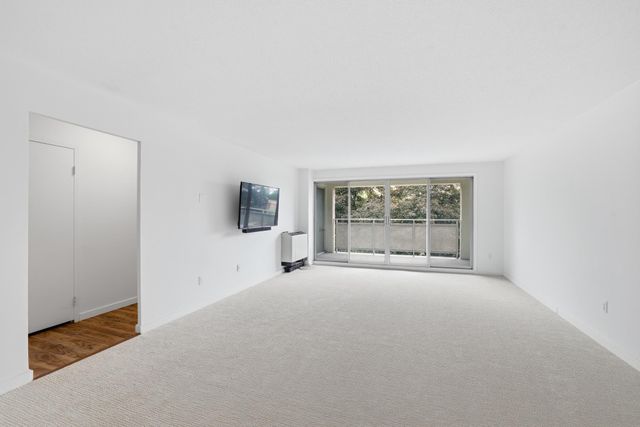 6450 York Avenue S 308, Edina, MN 55435