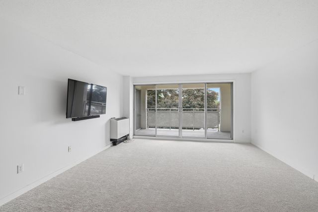 6450 York Avenue S 308, Edina, MN 55435