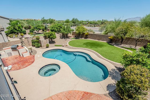 13258 N Pioneer Way, Oro Valley, AZ 85755