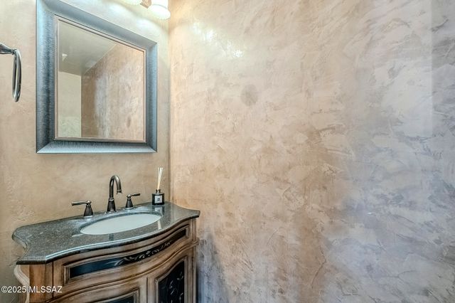 13258 N Pioneer Way, Oro Valley, AZ 85755