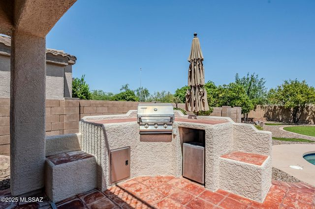 13258 N Pioneer Way, Oro Valley, AZ 85755