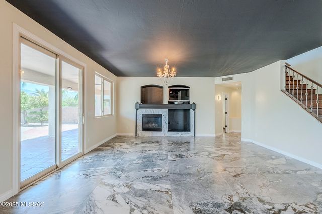 13258 N Pioneer Way, Oro Valley, AZ 85755