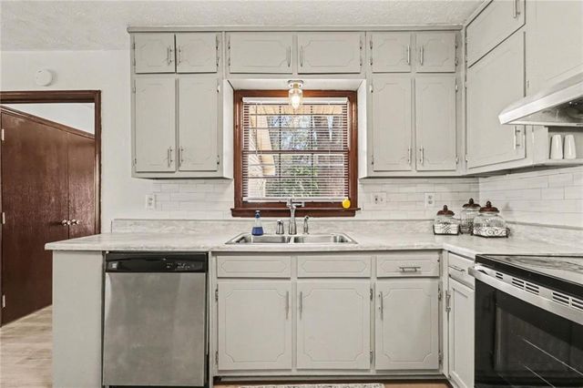 5581 Shadow Rock Drive, Lithonia, GA 30058