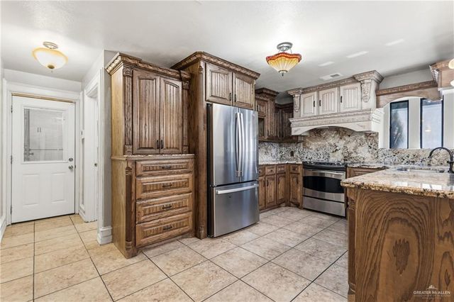 1000 Paradise Circle, Palmview, TX 78572