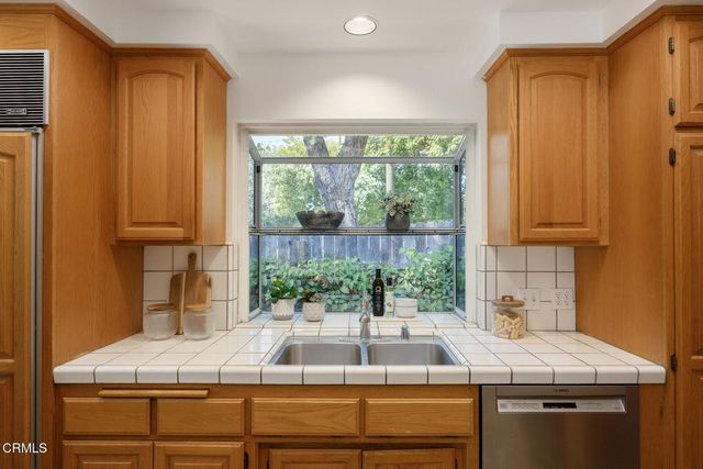 148 W Bonita Avenue, Sierra Madre, CA 91024