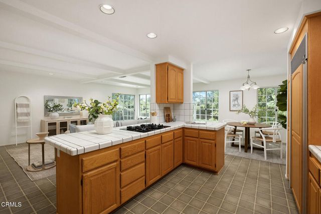 148 W Bonita Avenue, Sierra Madre, CA 91024