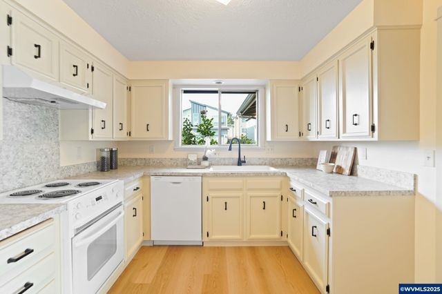 280 Brink Ct SE, Salem, OR 97317