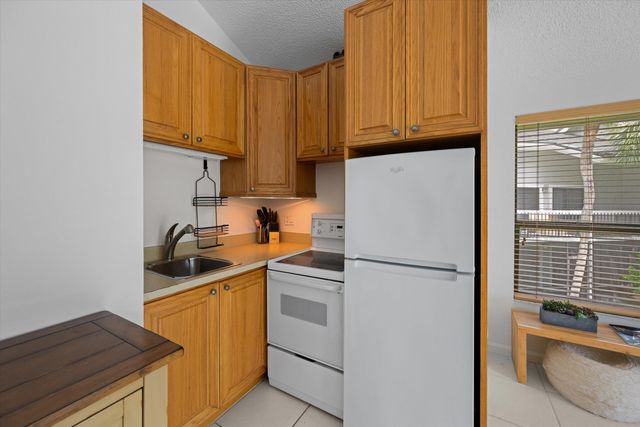 11863 Wimbledon Circle 532, Wellington, FL 33414