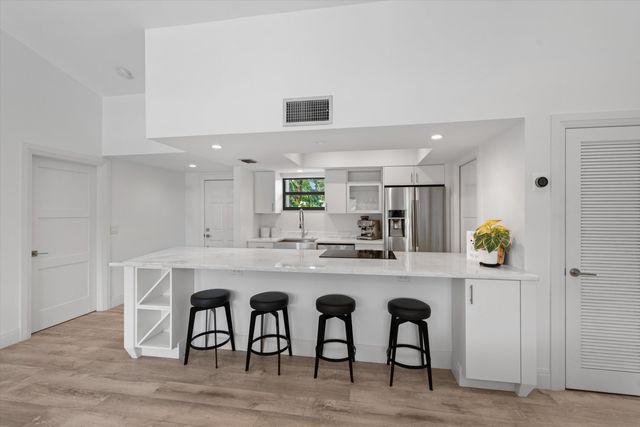 11863 Wimbledon Circle 532, Wellington, FL 33414