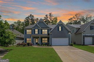 142 Woodland Court, Dallas, GA 30132