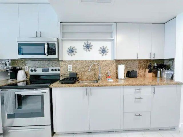 19201 Collins Ave 545, Sunny Isles Beach, FL 33160