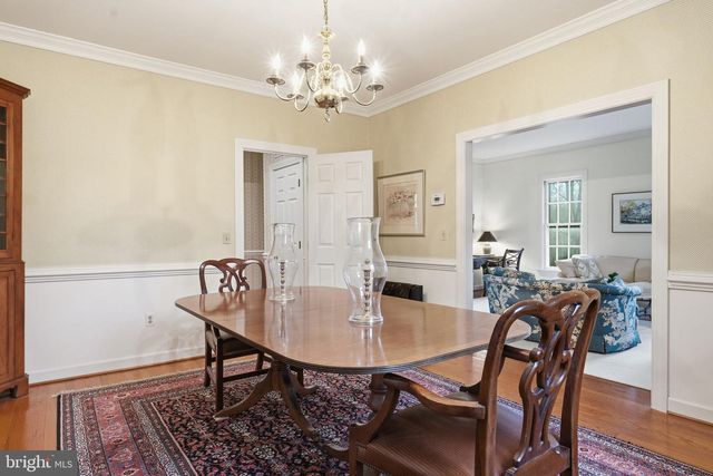 956 WALKER RD, Great Falls, VA 22066