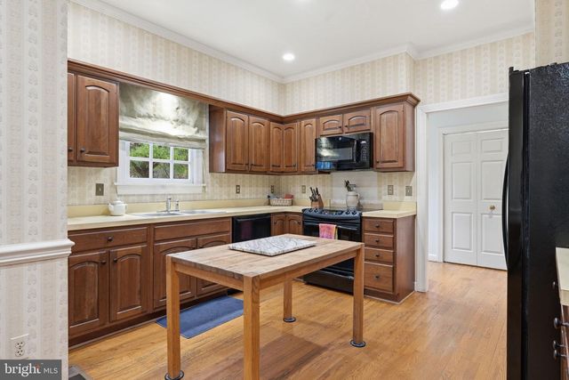 956 WALKER RD, Great Falls, VA 22066