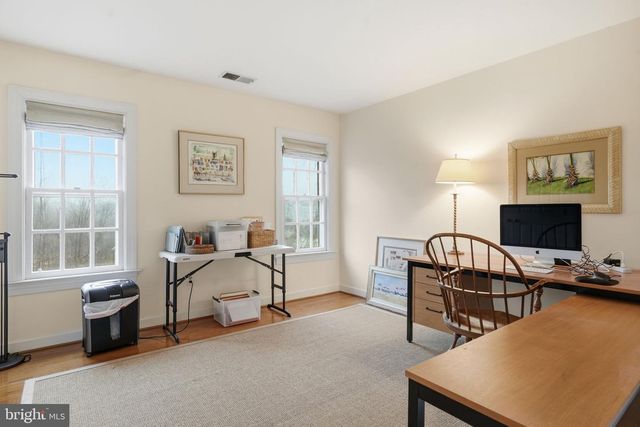 956 WALKER RD, Great Falls, VA 22066