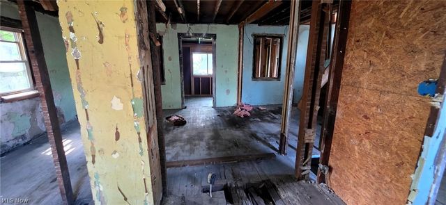 2554 Mountain View Avenue, Lakemore, OH 44250