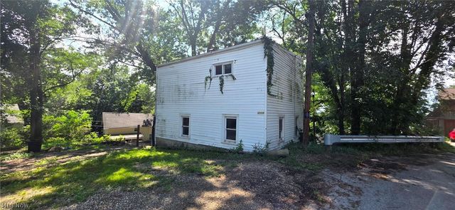 2554 Mountain View Avenue, Lakemore, OH 44250