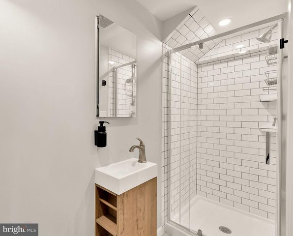 11601 MAGRUDER LN, Rockville, MD 20852