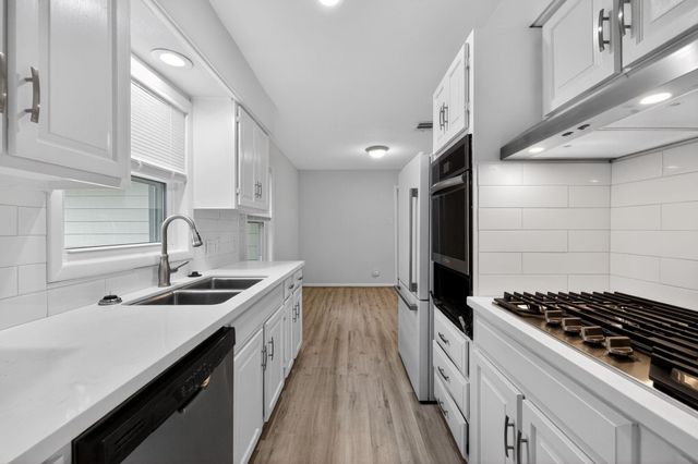5014 Viking Drive, Houston, TX 77092