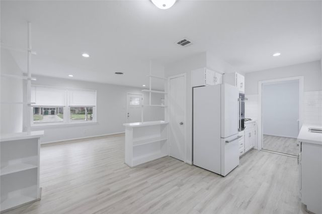 5014 Viking Drive, Houston, TX 77092