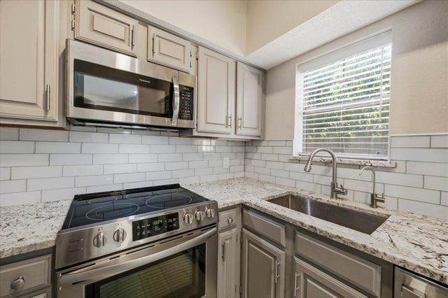 400 Pebble Way 161, Arlington, TX 76006