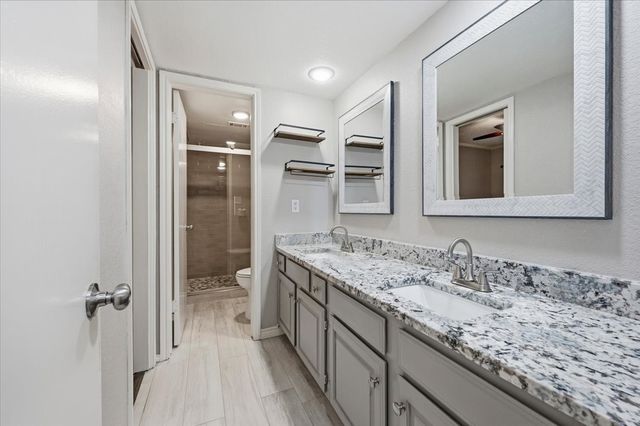 400 Pebble Way 161, Arlington, TX 76006