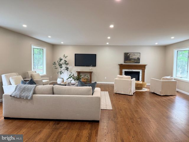 154 RIDGE RD, Southampton, NJ 08088