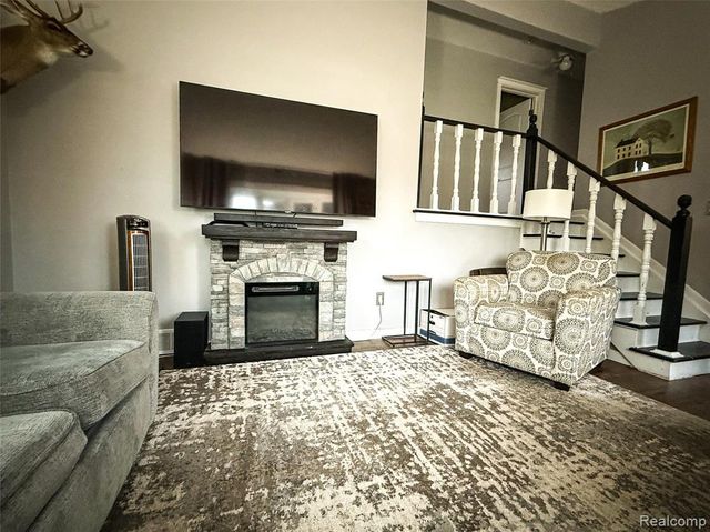 2804 Dunlop Street, Trenton, MI 48183