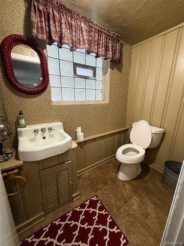 2804 Dunlop Street, Trenton, MI 48183