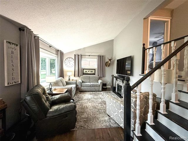 2804 Dunlop Street, Trenton, MI 48183