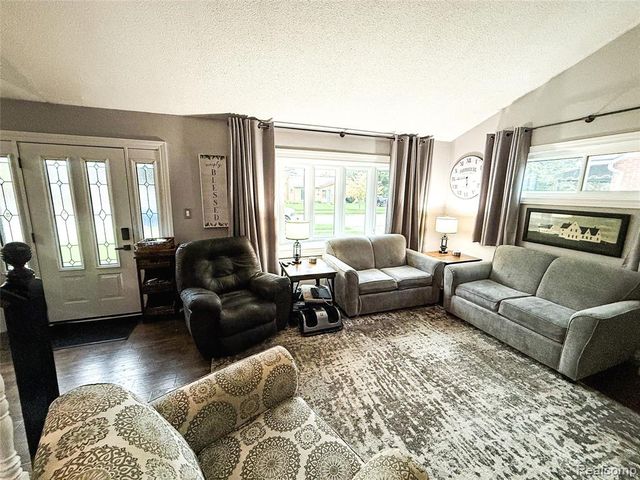 2804 Dunlop Street, Trenton, MI 48183