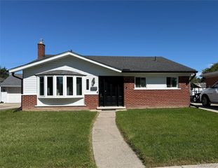 2804 Dunlop Street, Trenton, MI 48183