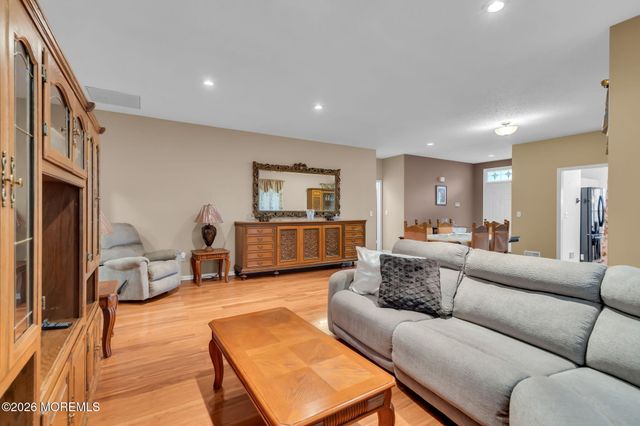 172 Sylvan Lake Boulevard, Bayville, NJ 08721