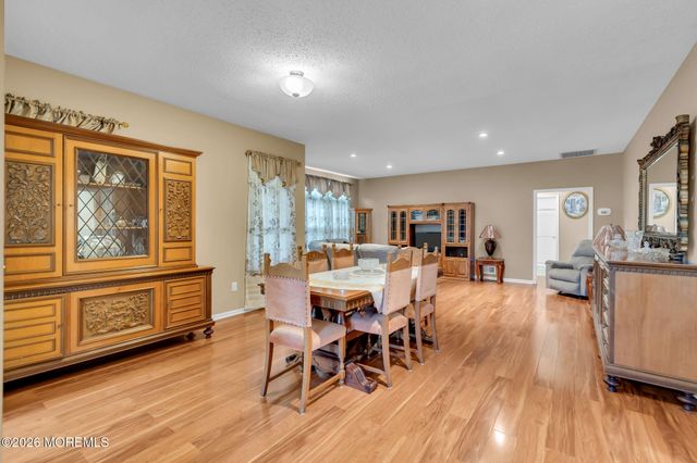 172 Sylvan Lake Boulevard, Bayville, NJ 08721