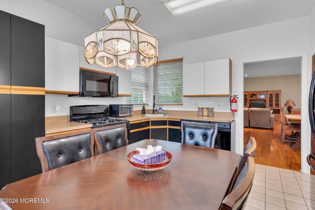 172 Sylvan Lake Boulevard, Bayville, NJ 08721