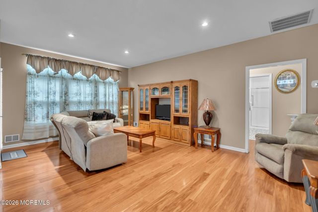 172 Sylvan Lake Boulevard, Bayville, NJ 08721