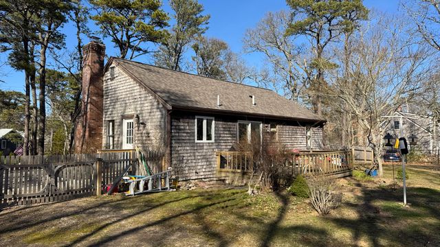 300 Brackett Road, Eastham, MA 02642
