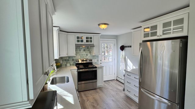 300 Brackett Road, Eastham, MA 02642