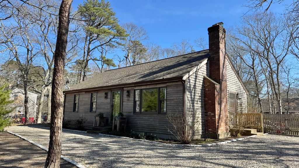 300 Brackett Road, Eastham, MA 02642
