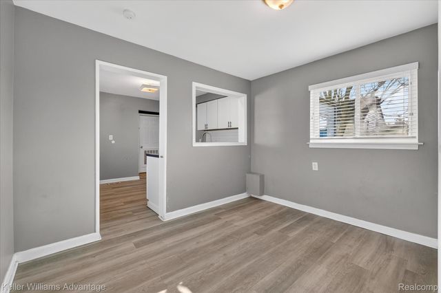 5710 Detroit Street, Dearborn Heights, MI 48125