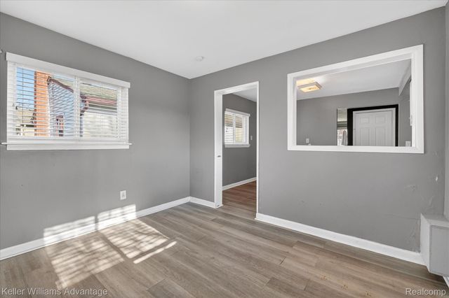 5710 Detroit Street, Dearborn Heights, MI 48125