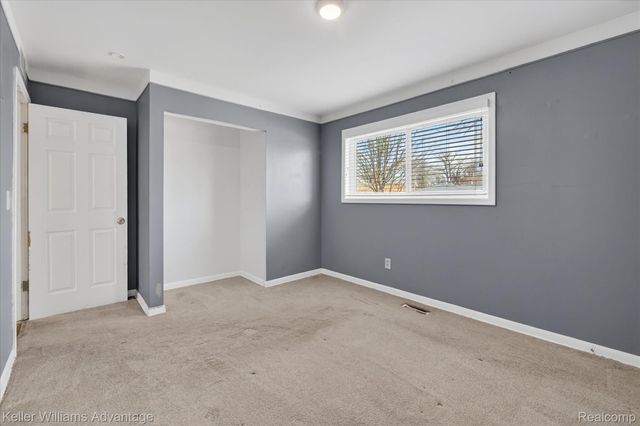 5710 Detroit Street, Dearborn Heights, MI 48125