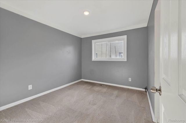 5710 Detroit Street, Dearborn Heights, MI 48125