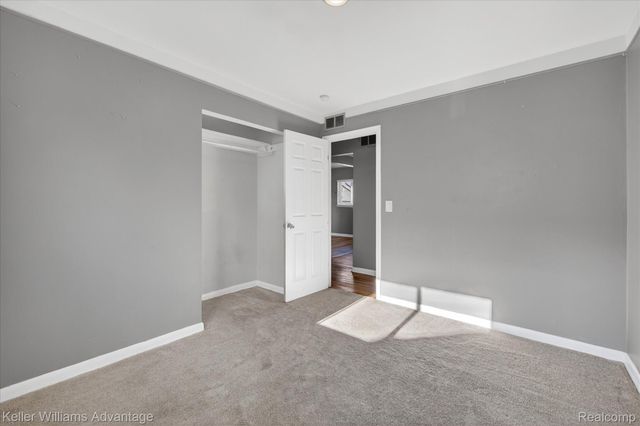 5710 Detroit Street, Dearborn Heights, MI 48125