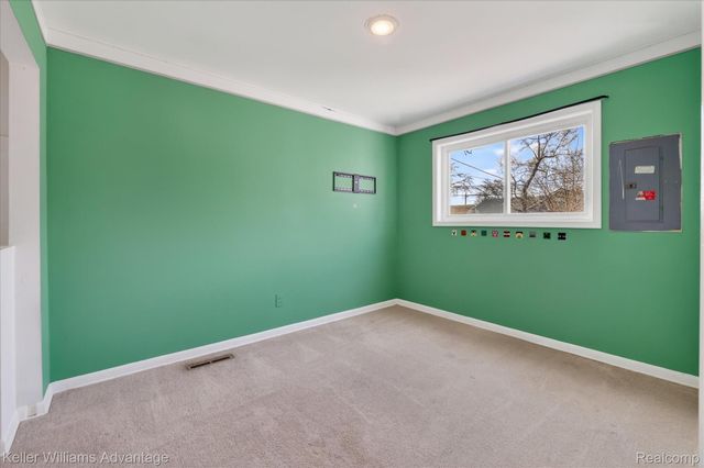 5710 Detroit Street, Dearborn Heights, MI 48125