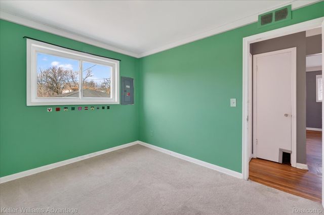 5710 Detroit Street, Dearborn Heights, MI 48125