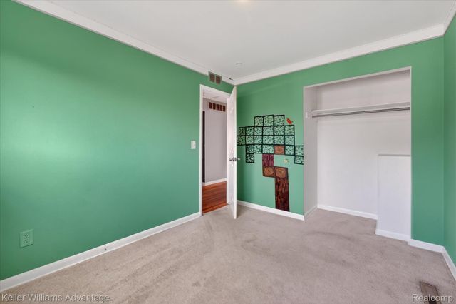 5710 Detroit Street, Dearborn Heights, MI 48125